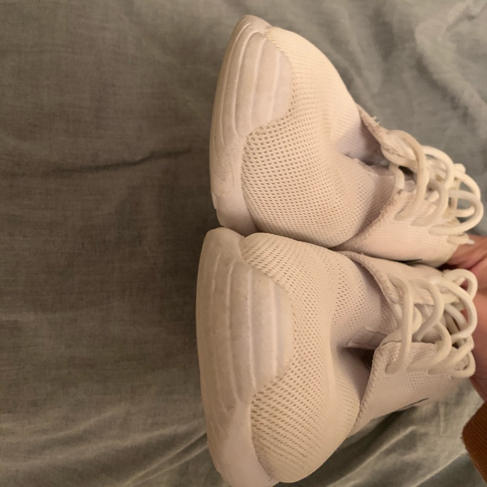 COPY - Nike rouche white shoes - Picture 4 of 5